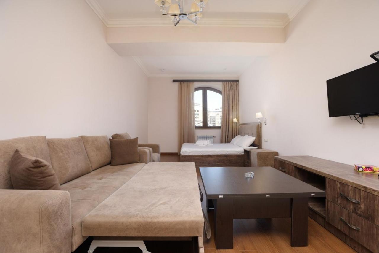 Stay Inn-Apartments On Buzand 17 Yerevan Bagian luar foto
