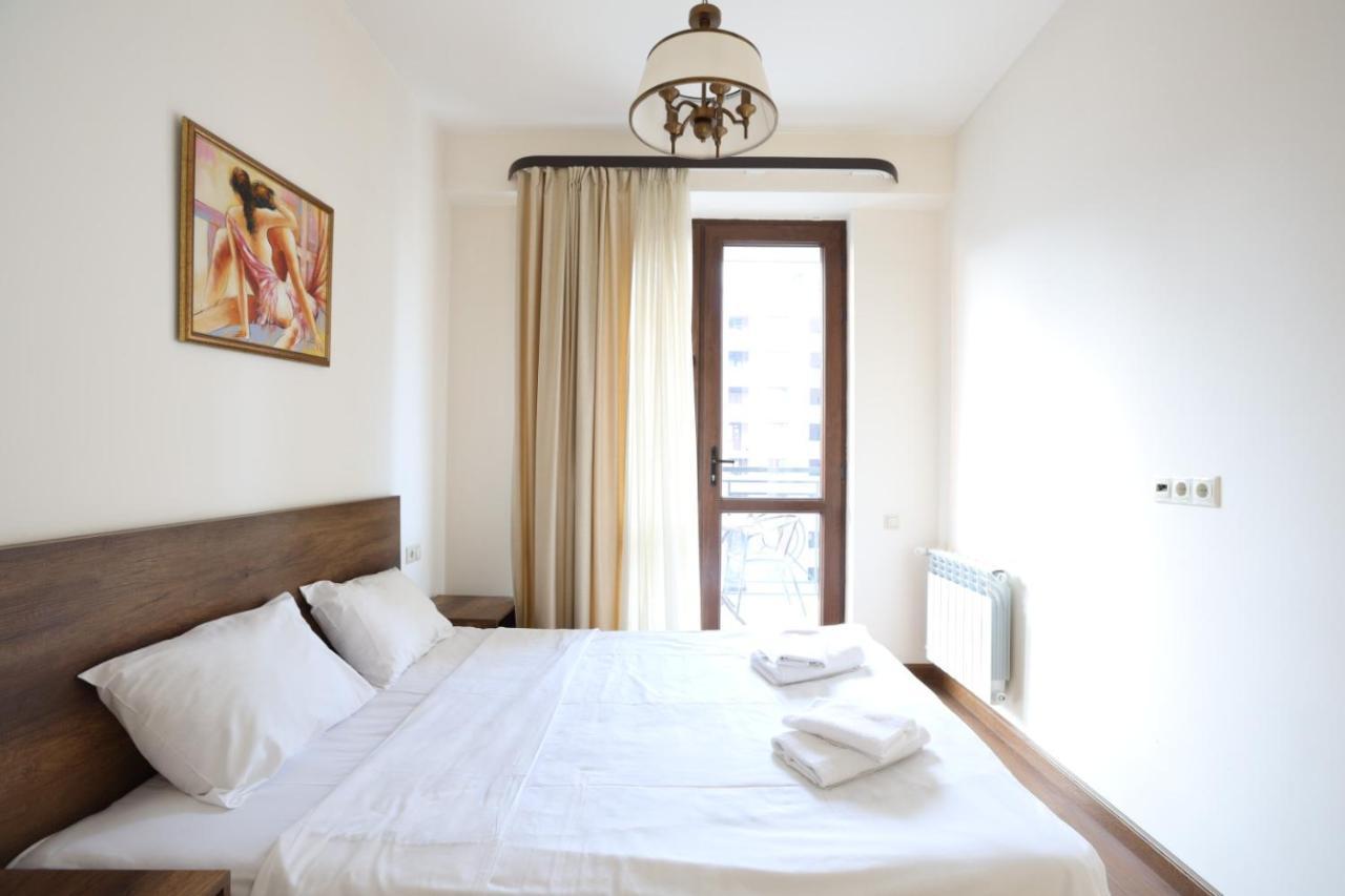 Stay Inn-Apartments On Buzand 17 Yerevan Bagian luar foto