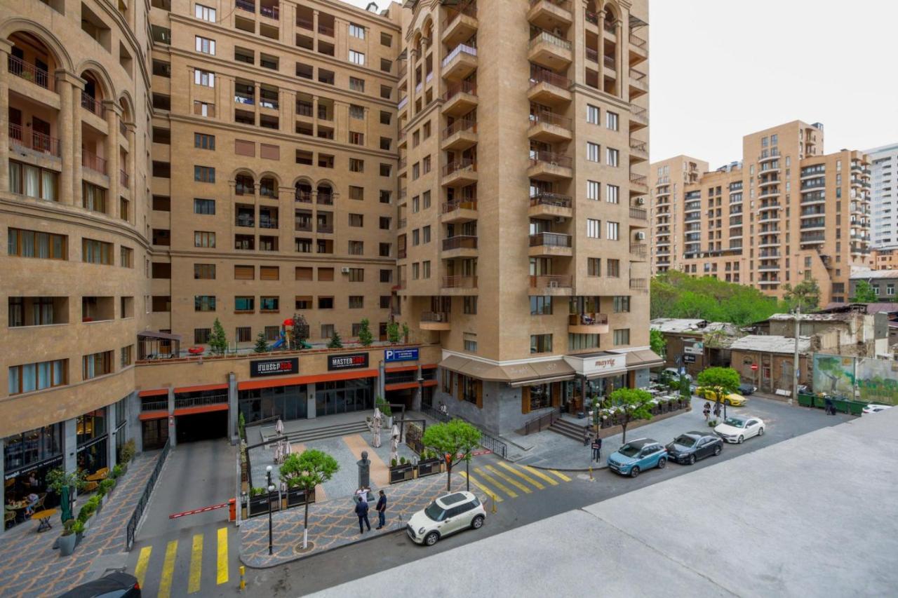 Stay Inn-Apartments On Buzand 17 Yerevan Bagian luar foto